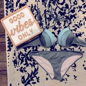 Shade & Shore Bikini 34 B with Medium Bottoms 🔆